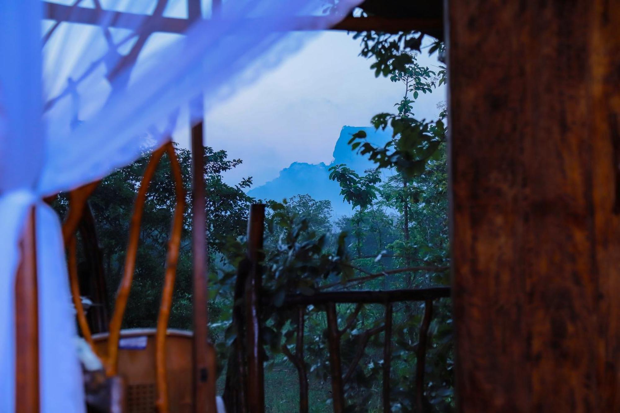 Sigiriya Rock Gate Tree House Hotel Luaran gambar